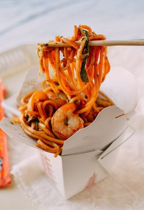 Best Lo Mein Recipe, Shrimp Lo Mein Recipe, Shrimp Lo Mein, Vegetable Lo Mein, Lo Mein Noodles, Chicken Lo Mein, Wok Of Life, Woks Of Life, The Woks Of Life