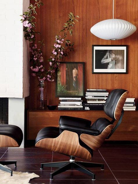 Mid Century Modern Interior Design, Ottoman Design, Mid Century Modern Interiors, Lounge Chair Design, Design Del Prodotto, Decoration Inspiration, Herman Miller, Eames Lounge Chair, A Living Room