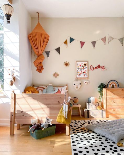 Vintage Kids Room, Casa Hobbit, Children's Bedroom Ideas, Kids Rooms Inspo, Big Boy Bedrooms, Big Kids Room, Kids Bedroom Inspiration, Shared Room, Kids Room Inspiration