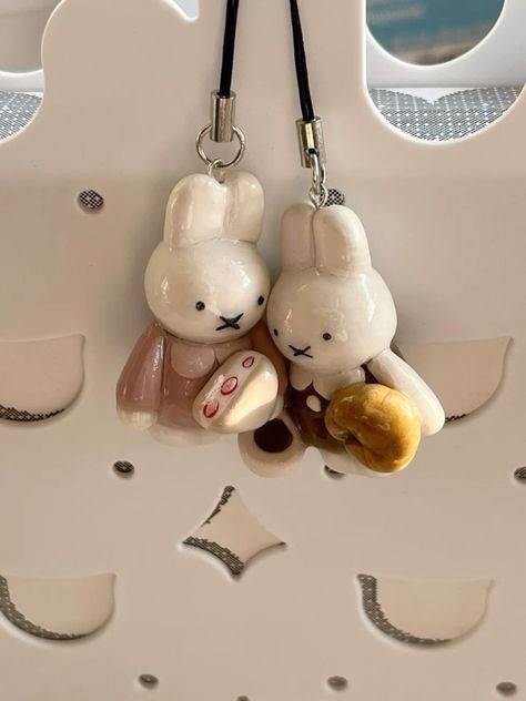 Miffy Phone Charm, Miffy Clay Charm, Miffy Necklace, Clay Charms Aesthetic, Miffy Bakery, Miffy Charm, Miffy Clay, Trinkets Aesthetic, Miffy Cute