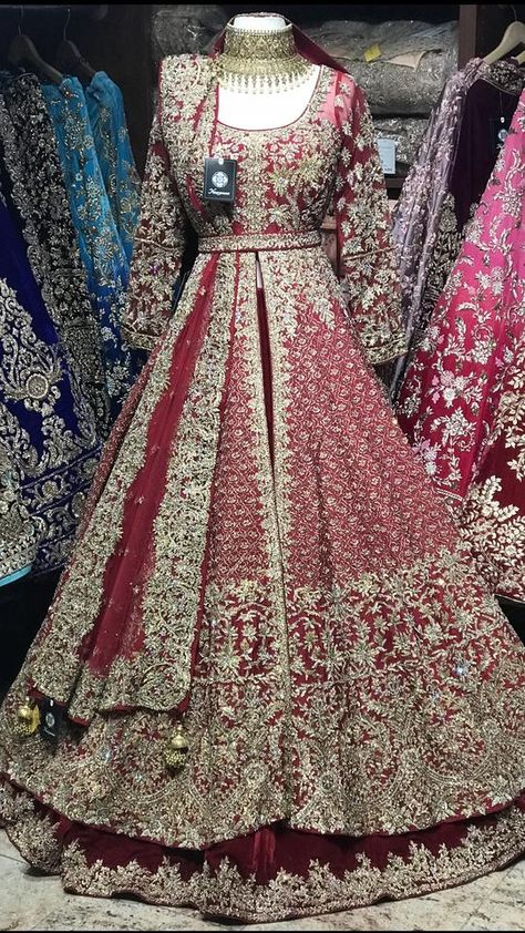 Orang India, Pengantin India, Red Bridal Dress, Latest Bridal Lehenga, Desi Wedding Dresses, Asian Bridal Dresses, Bridal Lehenga Collection, Latest Bridal Dresses, Bridal Dresses Pakistan