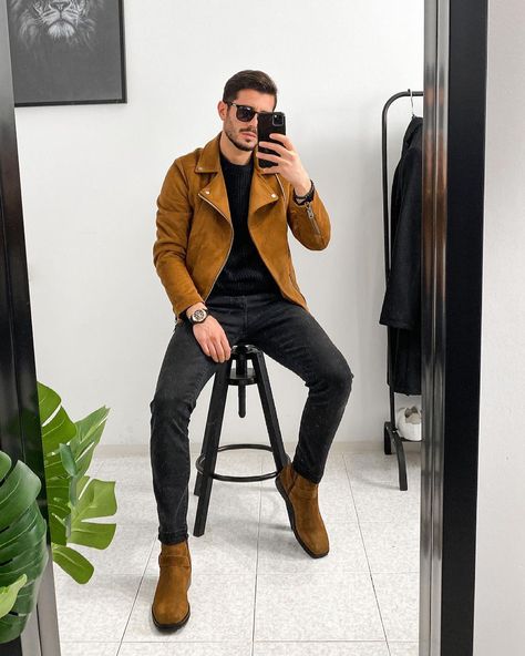 Leather Boots Outfit Men, Black Pants With Brown Shoes, Grwm Men, Brown Shoes For Men, Leather Boots Outfit, Guys Fashion Casual, Mens Winter Fashion Outfits, Mens Brown Boots, Brown Shoes Men