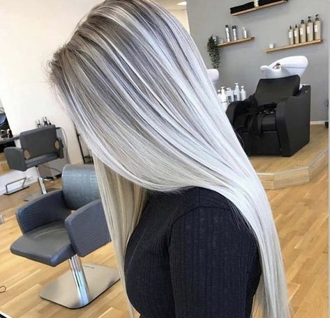 Silver With Dark Roots, Icy White Balayage, Ice White Balayage, Platinum Hair With Highlights, Silver Blonde Hair Color Ideas, Dark To White Ombre Hair, Silver Blonde With Dark Roots, Icy Silver Hair Dark Roots, Blond Hair With Silver Highlights