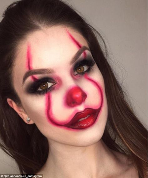 Clowning around: With the recent release of It, the movie adaptation of Stephen King's novel, Pennywise clown make-up is sure to be everywhere on October 31 Halloween Make Up Looks, Maquillage Halloween Clown, Maquillage Halloween Simple, Demon Makeup, Makeup Clown, Halloween Makeup Clown, Halloween Gesicht, Devil Makeup, Halloweenský Makeup