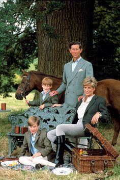 #99 #fullattitude #rajwadu #royalattitude #royalpeople #fullmojdifulljalsa #fullloaded #likeforlikes #followtrain #follow Pin Photography, Prințesa Diana, Diana Queen, Prins Charles, Prince Charles And Diana, Royal Photography, Laura Bailey, Princess Diana Family, Princess Diana Photos