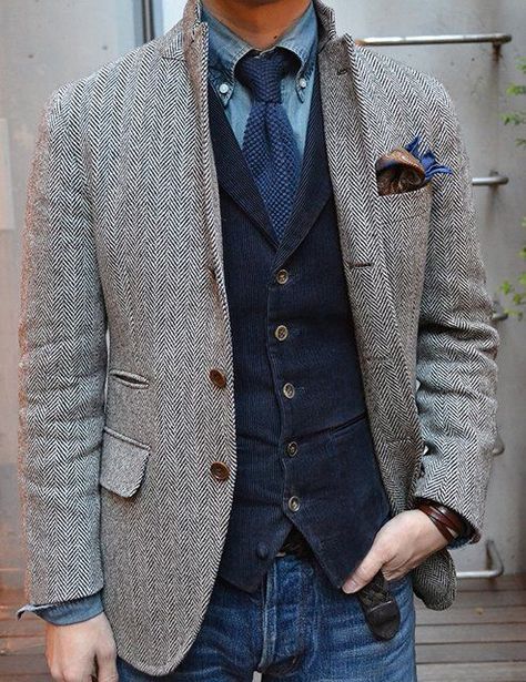 Waistcoat/Vest Inspiration - Album on Imgur Tweed Tuxedo, Giacca In Tweed, A Man In A Suit, Man In A Suit, Herren Style, Mens Blazer, Herringbone Jacket, Blue Denim Shirt, Grey Jacket