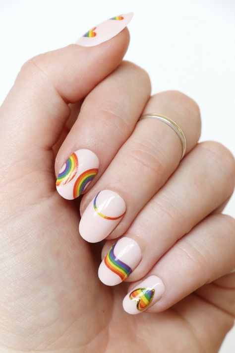 Lgbtq Nails, Pride Nail Art, Nail Art Colorful, Pride Nail, Rainbow Nail Art Designs, Nail Art Cute, Pride Nails, Rainbow Nails Design, Rainbow Nail Art