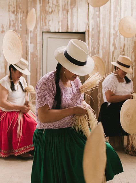 Why The Panama Hat Needs A Rebranding https://trib.al/24QQ4pt Hispanic Culture, Panama Canal, Summer Staples, Fashion History, Fast Fashion, Straw Hat, Moving Forward, American Style, Stylish Design