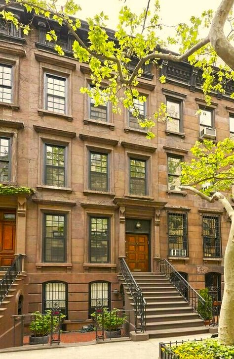 Brownstone Homes, New York Townhouse, Nyc Townhouse, Townhouse Exterior, Apartments Exterior, Apartment Exterior, Brooklyn Brownstone, Brooklyn Apartment, Residential Architect