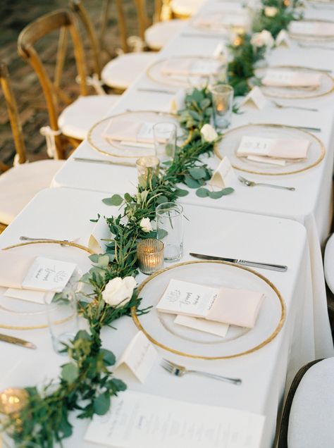 Intimate Destination Wedding, Tafel Decor, Wedding Table Decorations, Wedding Table Settings, Wedding Table Centerpieces, Southern Wedding, Greenery Wedding, Wedding Deco, Green Wedding