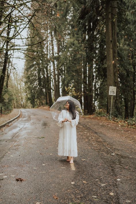 Capture The Perfect Senior Photoshoot on a Rainy Day - crystalchavezphoto.com Rainy Day Portraits, Senior Pictures In The Rain, Rain Portrait Photography, Rainy Day Photoshoot, Rainy Photoshoot, Personal Photoshoot, Senior Photos Boys, Sweet 16 Photos, Senior Photo Poses