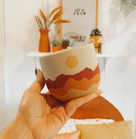 Boho Design Painting, Small Pot Painting Ideas Creative, Plant Pot Designs, Hand Painted Plant Pots, Plant Pot Painting, Modern Boho Design, Cup Painting, Plant Pot Design, Small Indoor Plants