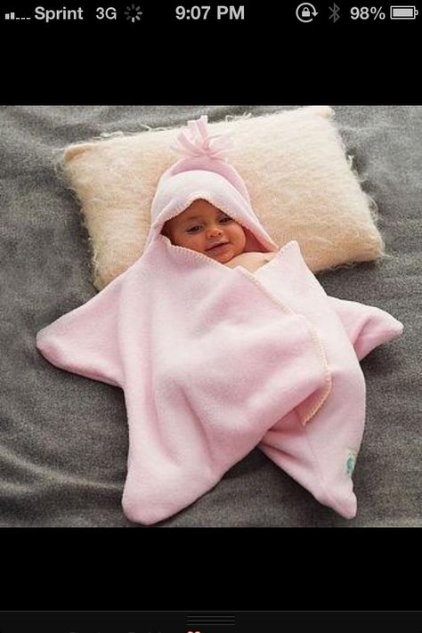 Patrick Star!!!!! Baby Starfish, Baby Slaapzakken, Diy Bebe, Nursery Accessories, Foto Baby, Baby Diy, Baby Wraps, Diy Baby, Baby Star