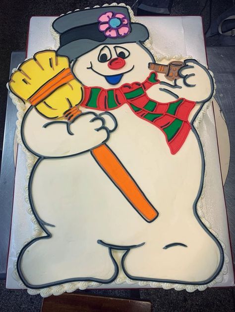 Frosty The Snowman Cake, Snowman Birthday Cake, Snowman Cutout, Christmas Cupcake Cake, Winter Cakes, Condensed Milk Cake, Cupcake Business, Pull Apart Cupcake Cake, Frosty Snowman