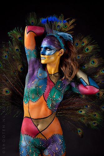 Body paint concept: "The Old Castle" or "Samuel Goldenberg and Schmuyle" or "Bydlo". Nude Body, Human Canvas, Painting Tattoo, Blog Site, Arte Obscura, Hand Art, Woman Painting, Face Art, Body Painting