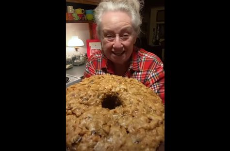 Brenda Gantt Orange Slice Cake Recipe, Brenda Gantt Orange Slice Cake, Orange Slice Cake Brenda Gantt, Brenda Gnatt, Brenda Gantt Recipes, Orange Slice Cake, Grandma Recipes, Candy Bar Cake, Cabbage Casserole Recipes