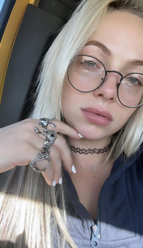 Liv Morgan Selfie, Gionna Daddio, Wwe Ladies, White Widow, La Girls, Wwe Pictures, Friendship And Dating, Marilyn Monroe Art, Liv Morgan