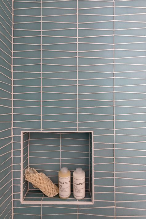 Mid Century Bathroom Tile Ideas, Mid Mod Bathroom Tile, Mid Century Shower Ideas, Modern Bathrooms 2023, Mid Century Modern Tile Bathroom, Mid Century Modern Shower Tile, Bathroom Tile 2023, Mid Century Modern Bathroom Small, Mid Mod Bathroom