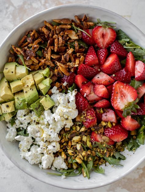 Strawberry Salad - Strawberry Crunch Salad with Champagne Vinaigrette Healthy Summer Recipes Dinner, Light Dinner Ideas Easy, Picnic Dinner Ideas, Salad With Champagne Vinaigrette, 2024 Diet, Beach Dinners, Crunch Salad, Chef Kiss, Champagne Vinaigrette