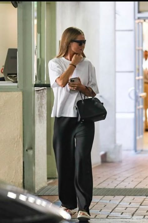 Chanel Dad Sandals, Jessica Mccormack, Sunglasses Chanel, Dad Sandals, Future Outfit, Huntington Whiteley, September 8, Rosie Huntington Whiteley, Outfit Trends