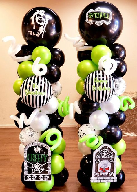 Beetlejuice Balloon Garland, Bettle Juice Party Theme, Beetlejuice Flower Arrangement, Beetlejuice Themed Halloween Party, Beetlejuice Centerpiece Ideas, Beetlejuice Balloon Arch, Cute Halloween Party Ideas Decorations, Beetlejuice Photo Backdrop, Tim Burton Themed Birthday Party