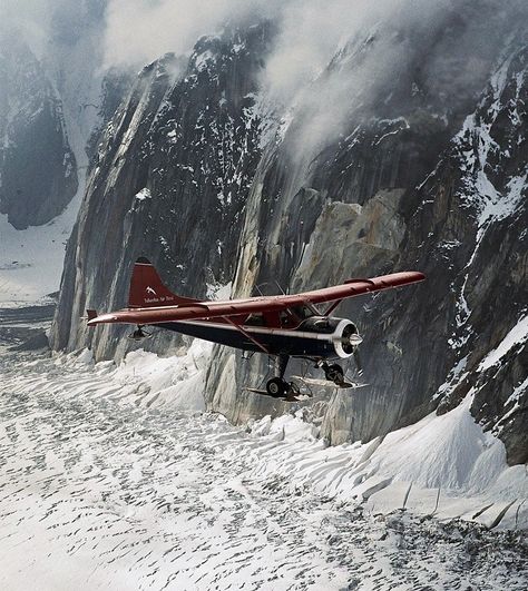 Old Airplane, Future Aspirations, Frozen Landscape, Bush Pilot, Bush Plane, Float Plane, Adventure Aesthetic, General Aviation, Vintage Airplanes