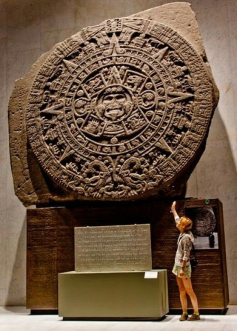 Mayan Calendar Ancient Mayan Architecture, Writing Calendar, Mayan Numbers, Ceramic Totems, Mayan Architecture, Aztec Temple, Mayan Civilization, Mayan People, Maya Civilization