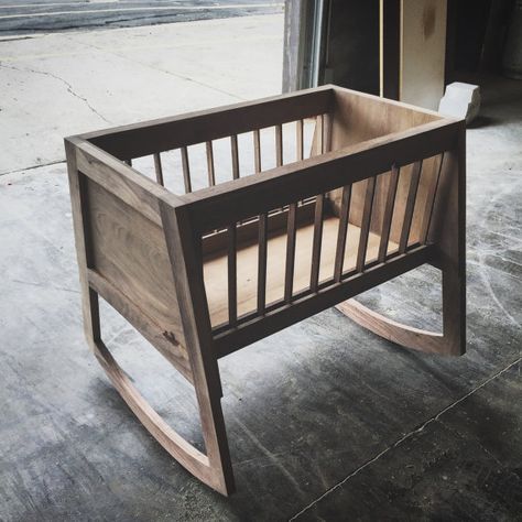 Homemade bassinet Bassinet Diy Wooden Plans, Diy Bassinet Ideas How To Make, Wood Bassinet Plans, Diy Wood Bassinet, Wooden Bassinet Ideas, Homemade Bassinet, Bassinet Plans, Diy Bassinet Ideas, Diy Baby Bassinet