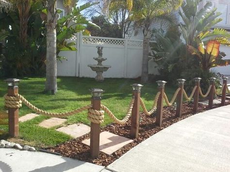 Crafts often require materials that we soon become familiar and comfortable working with and one of the happy choices in the DIY community is the nautical rope. Nautical rope is extraordinary graphic, they`re coarse and heavy duty thus sending a really powerful, vibrant message regardless of context, cast a glance over the diy crafts below … Nautical Landscaping, Backyard Beach, Haus Am See, Diy Fence, Front Yard Fence, Fence Decor, Backyard Fences, Beach Gardens, Fall Outdoor