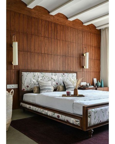 Beautiful Bed Designs, Indian Bedroom, Indian Home Interior, Bedroom Decor Design, Bedroom Bed Design, Bed Furniture Design, Bedroom Furniture Design, Home Room Design, Wooden Furniture