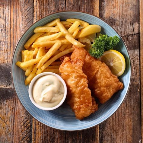 Fish and Chips Recipe: A Crispy and Classic British Dish Fish And Chips Recipes, Fish & Chips, Fish Chips Recipes, Easy Fish And Chips Recipe, English Fish And Chips, Battered Fish And Chips, Homemade Fish And Chips, Dill Dip Recipes, Fish And Chips Recipe