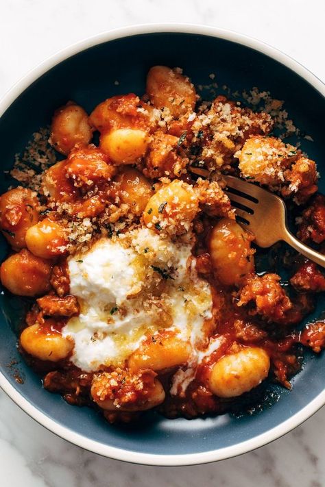 Easy Cabin Dinners, Millionaire Gnocchi, Gnocchi Dinner Recipes, Trader Joes Pasta, Healthy Gnocchi Recipes, Gnocchi Vegetarian, Beaming Baker, Herbed Ricotta, Cena Light