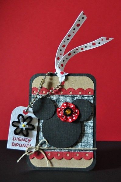 Minnie Mouse Gift Tag...also would make a cute scrapbook page Kids Luggage Tags, Luggage Tags Diy, Minnie Mouse Gifts, Tack Board, Disney Luggage, Deco Disney, Diy Luggage, Disney Cards, Disney Scrapbooking Layouts