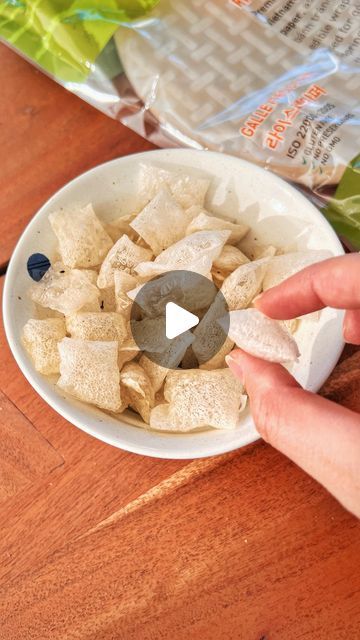 Kirby Ip on Instagram: "💥 Have you ever tried RICE PAPER POPS?!💥 This time it’s a ONE INGREDIENT Rice Paper Chip or Pop that can be made in the air fryer! It’s so crispy and I can’t believe rice paper in the air fryer can turn into chips 😱 I believe you can also make this in the microwave or oven but I personally haven’t tried it out myself 🤣 [ instructions ] 1. Dip your rice paper in a shallow bowl of room temperature water 2. Fold it in half and then cut it into a rectangle. Cut it further into strips, and then squares 3. Work quickly as they soften fast! Put the rice paper squares on the airfryer liner and bake for 4 minutes on 400F. You will hear them flying around but they won’t stick to the element on top. Put them in for longer if you want them even crispier. But for my specific Rice Paper Air Fryer, Rice Paper Chips, Rice Paper Rolls, Instagram Recipes, Baked Rice, Paper Pop, Shallow Bowl, Crisp Air, How To Cook Rice