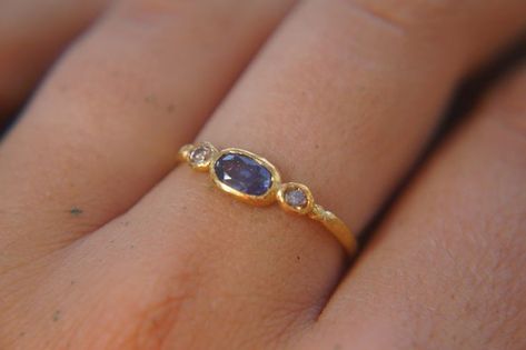 Sapphire And Gold Ring, Gold Rings With Stones, Cute Gold Rings, Rings With Sapphires, Gold Ring With Stone, Ring Combinations, Sapphire Ring Gold, Sapphire Gold Ring, Gold Ring Unique