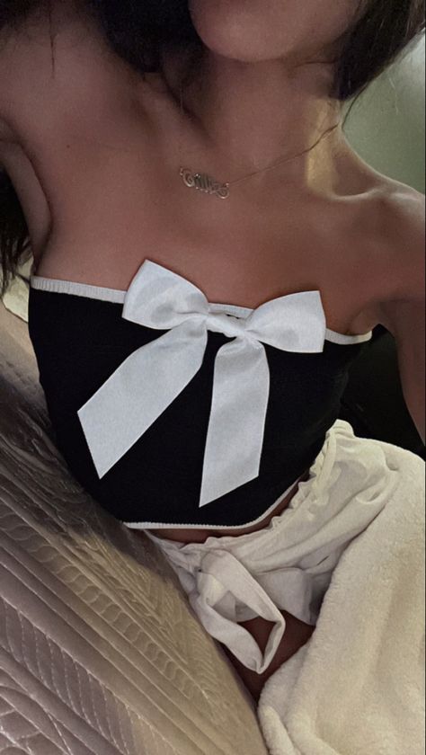 aesthetic style top black and white shirt tube top cute night out Clothes With Bows, Tops With Bows, Bow Tops Outfit, At Least We Tried, Diy Tube Top, Bow Tube Top, Bow Outfit, Bow Jeans, Tube Top Outfits