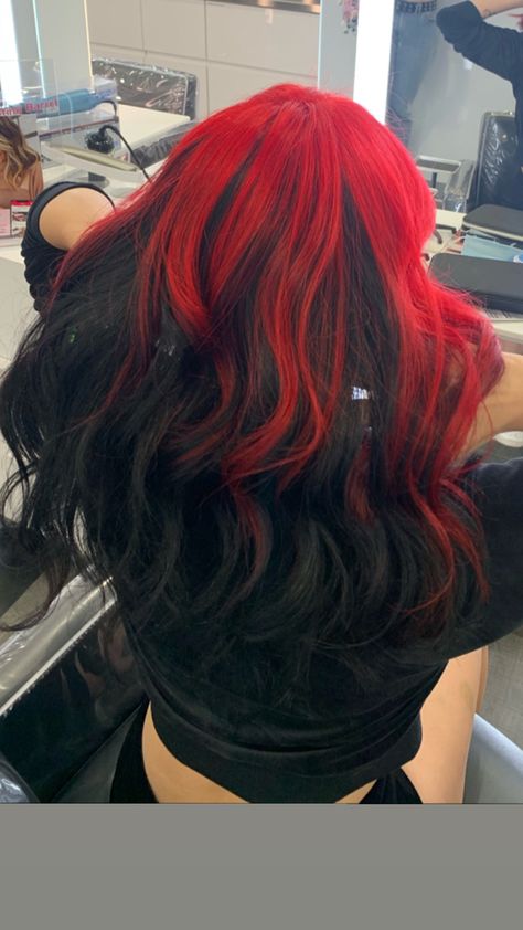 Red On Top Of Black Hair, Two Toned Hair Red And Black, Black Faded Into Red Hair, Black Highlights On Red Hair, Red Top Black Bottom Hair, Bright Red Hair With Black Roots, Red Roots With Black Hair, Mid Length Red Hair With Curtain Bangs, Red And Black Halo Hair