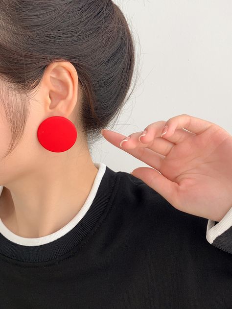 Women Stud Earrings, Outfit Inspiration Women, Embellished Fashion, Minimalist Summer, Round Earring, Chunky Earrings, Earring Trends, Earrings Red, Round Stud Earrings