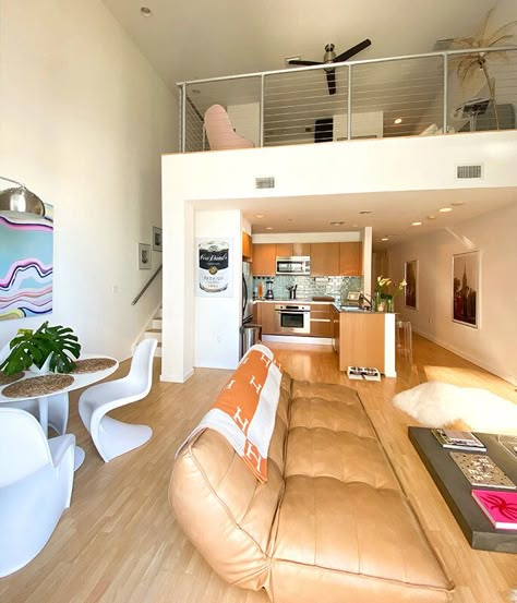 Loft Apartment Layout, Miami Apartment Decor, Loft Apartment Small, Miami Loft, Loft Apartment Aesthetic, Small Loft Apartment, Loft Layout, Loft Apartment Decorating, Loft Style Apartments