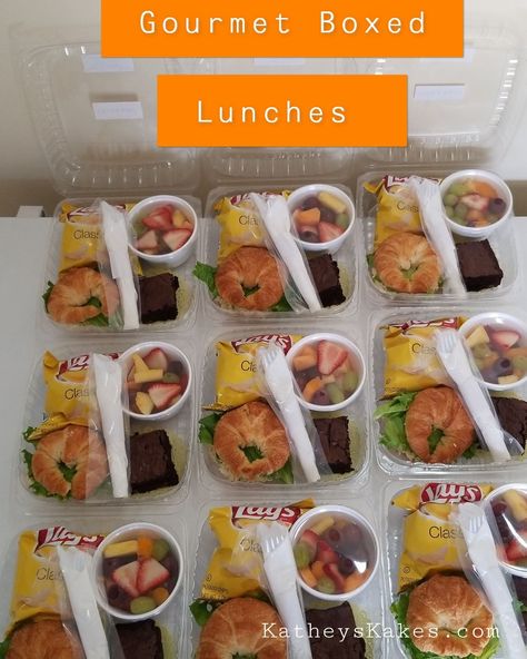 Boxed Lunch Ideas For Adults Party, Individual Lunch Boxes For Party, Food Prep Business, Food Boxes Ideas, Mini Lunch Ideas, Work Meeting Snack Ideas, Kids Party Lunch Box Ideas, Food Sale Ideas Fundraiser, Individual Party Food Boxes