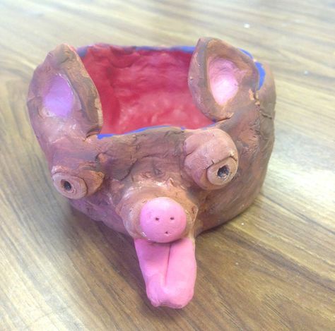 5th and 6th grade Pinch Pot Animal Heads - Gaeddert art room Animal Pinch Pot Ideas, Pinch Pot Creatures, Pinch Pots Animals, Animal Pinch Pots, Pinch Pots Ideas, Pinch Pot Ideas, Clay Pinch Pots, Clay Projects For Kids, Pottery Projects