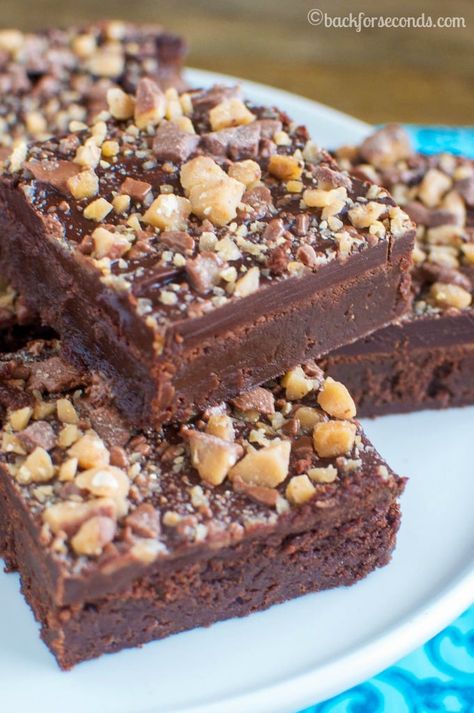 Toffee Fudge Brownies with Chocolate Ganache Toffee Fudge, Toffee Dessert, Easy Toffee, Fudge Dessert, Heath Bar, Homemade Toffee, Kid Recipes, Toffee Recipe, Toffee Bars