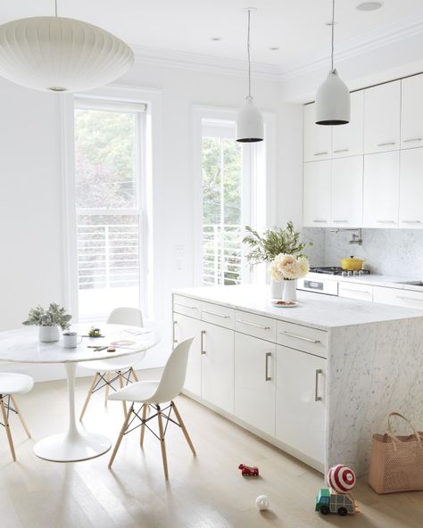 Bright and Airy Brooklyn Home | A Cup of Jo Kitchen Table Metal, All White Room, White Marble Kitchen, Kitchen And Dining Room, Kitchen Marble, White Rooms, Trendy Kitchen, Ikea Hacks, White Decor