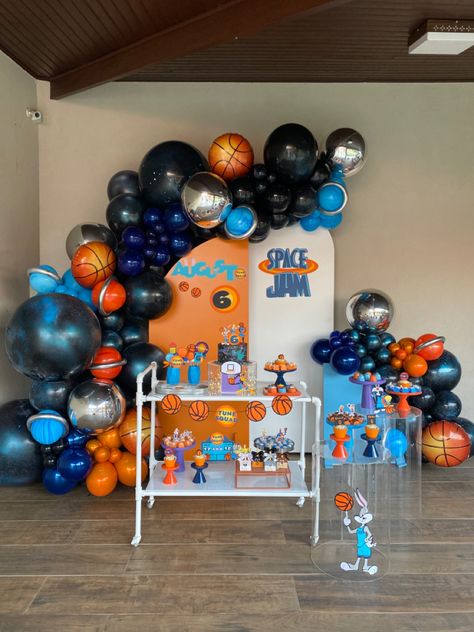 Space Jam Hallway Decorations, Space Jam Balloon Garland, Space Jam Party Decorations, Space Jams Birthday Party, Space Jam Theme Birthday Party, Space Jam Theme Party, Tune Squad Birthday Party, Space Jam Centerpieces Ideas, Space Jam Decorations