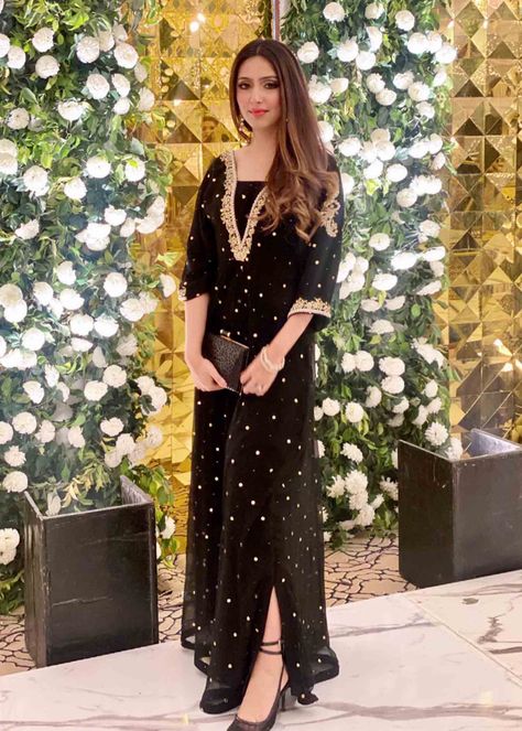 Black Dress Design Pakistani, Dress Design Pakistani, Kaftan Sleeves, Indian Bridesmaid Dresses, Desi Dress, Kaftan For Women, Black Kaftan, Pakistani Formal Dresses, Kaftan Designs