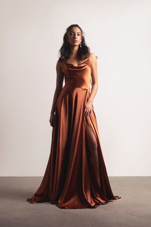 Bronze Prom Dress, Brown Dresses Formal, Holiday Formal Dresses, Bronze Dress, Satin Formal Dress, Bridesmaid Dress Styles, Cute Wedding Dress, Silky Dress, Satin Prom Dress