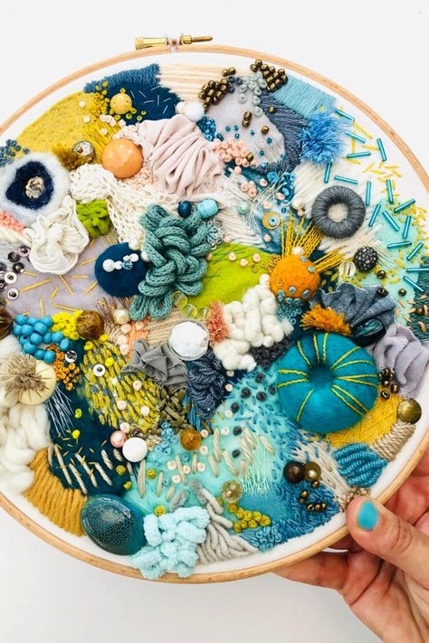 Textile Art Embroidery, Abstract Embroidery, Textiles Artwork, Contemporary Embroidery, Embroidered Art, Hand Embroidery Art, Hand Embroidery Stitches, Modern Embroidery, Embroidery Hoop Art