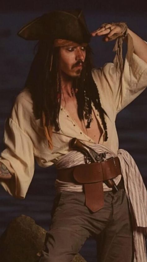 Jack Sparrow Stickers, Jack Sparrow Halloween Costume, Jack Sparrow Halloween, Male Disney Characters, Jack Sparrow Cosplay, Jack Sparrow Costume, Theme Carnaval, Disney Characters Costumes, جوني ديب