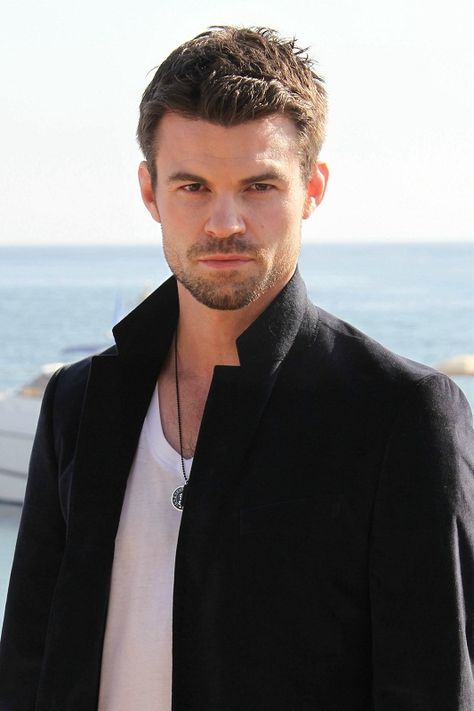 Daniel Gillies - The Vampire Diaries Wiki - Episode Guide, Cast, Characters, TV Series, Novels, and more! Daniel Gilles, Elijah The Originals, Elijah Mikaelson, Vampire Diaries Stefan, Daniel Gillies, Vampire Diaries Cast, Joseph Morgan, The Perfect Guy, Elena Gilbert