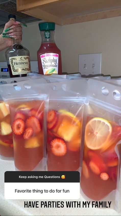 Henney Drinks, Drinks On The Go Alcoholic, Homemade Drinks Alcohol Recipes, Liquor Drinks In Pouches, Selling Drinks Ideas, Mixed Drinks Alcoholic Pouches, Alcoholic Drinks To Sell, Liquor Recipes Mixed Drinks, Food For Drinking Party